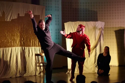kto-ty-jestes-teatr-a-00018